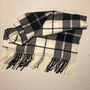 Cashmere blend scarf